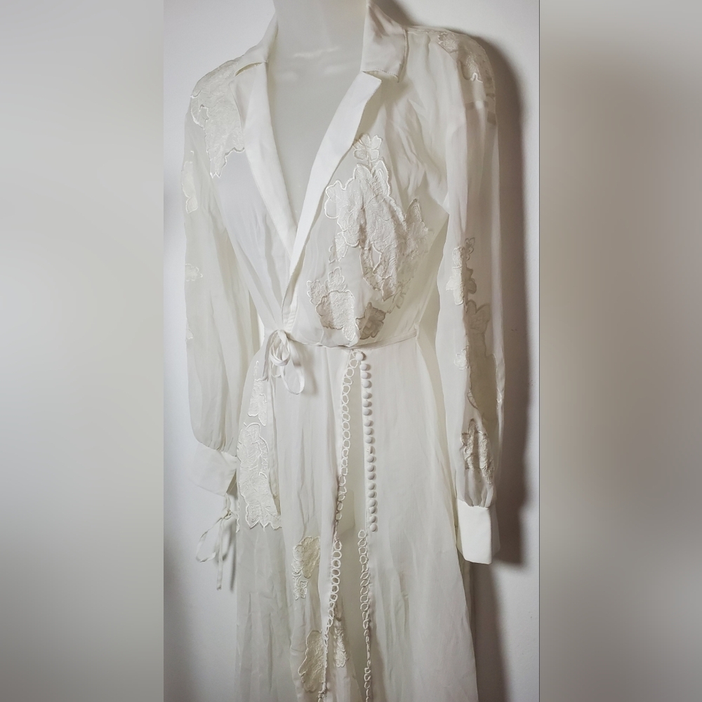 Bridal Elegant White Lace Robe/dress